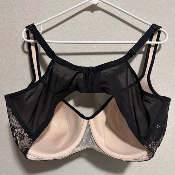 Women’s Cacique black lacy wired bra - Picture 3 of 3